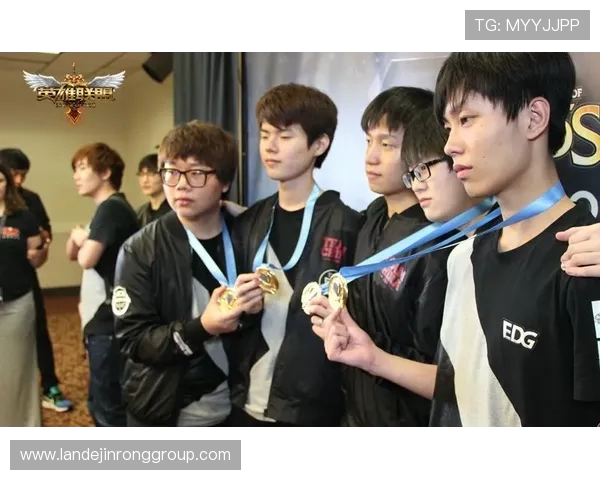 EDG在高校联赛中的强势表现与战术分析探讨