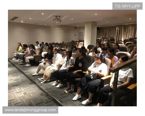 专访羽毛球明星周芳揭秘她成功背后的努力与坚持