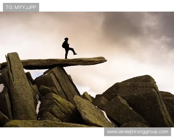 北京攀岩队的成长之路：从默默无闻到攀登巅峰的奋斗历程