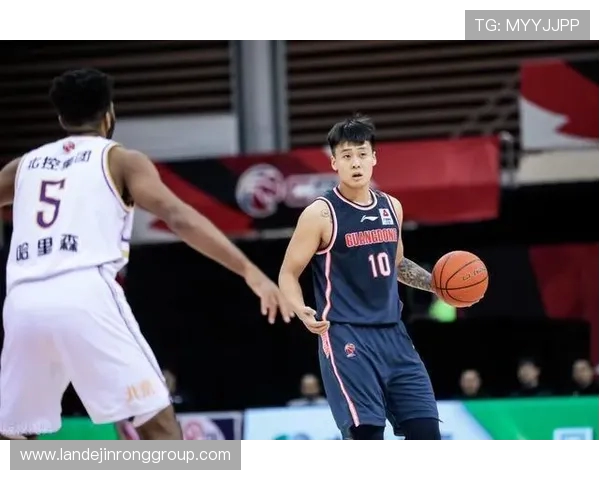 南京篮球队中路突破战术解析与球队未来发展展望