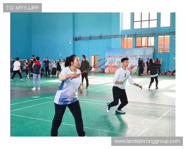 南京羽毛球队团队协作能力大幅提升荣获全国排名新高 南京羽毛球队团队协作能力大幅提升荣获全国排名新高