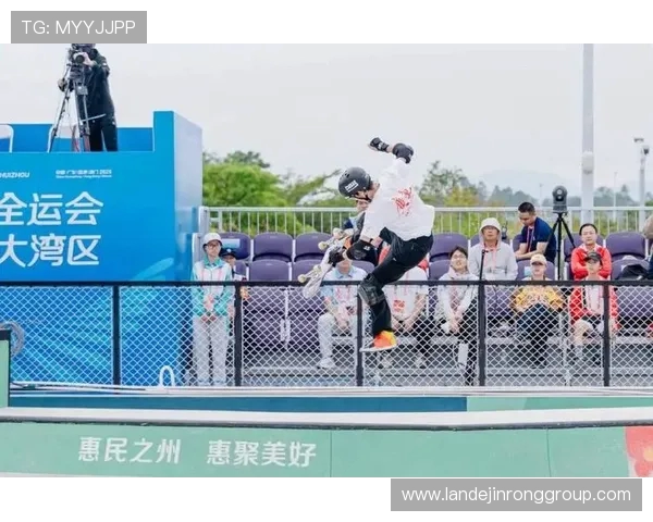 杭州滑板队在全国滑板耐力排行榜中荣获第4名的佳绩引发热议