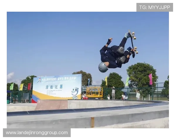 武汉滑板队在全国滑板比赛经验排行榜中荣获第十名的辉煌成就