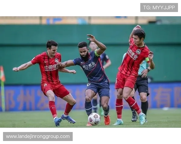 武汉羽毛球队在全国锦标赛积分榜上以83分稳居第一名展现强劲实力