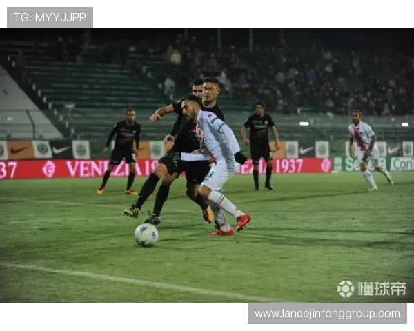 巴里与奇塔代拉的激烈对决揭示意乙联赛的竞争格局与未来走向