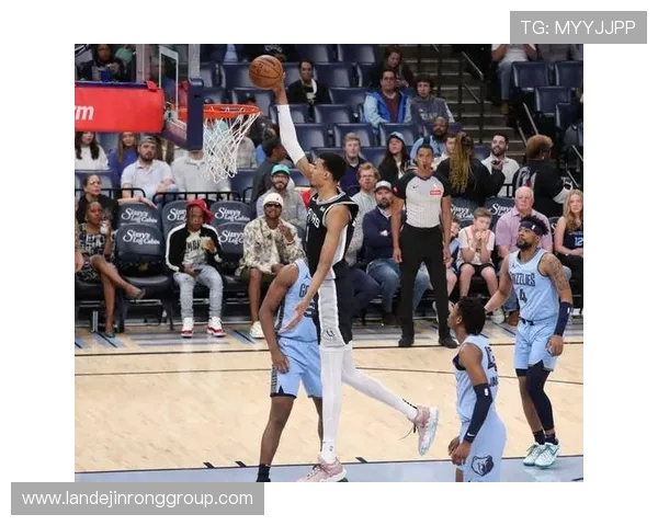 文班亚马首场比赛表现惊艳五次盖帽并隔扣字母哥引发广泛讨论 文班亚马首场比赛表现惊艳五次盖帽并隔扣字母哥引发广泛讨论