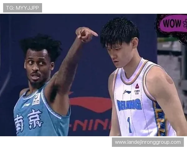 方硕的篮球之路：从青涩少年到职业赛场的辉煌历程与心路历程