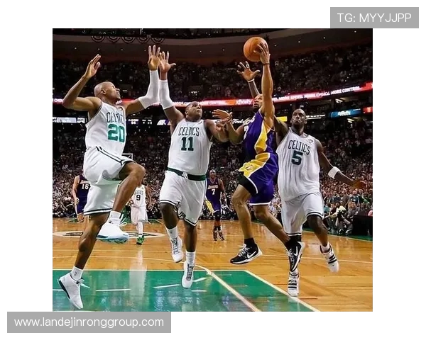 湖人总冠军之路与热火的激烈对决展现篮球魅力与团队精神