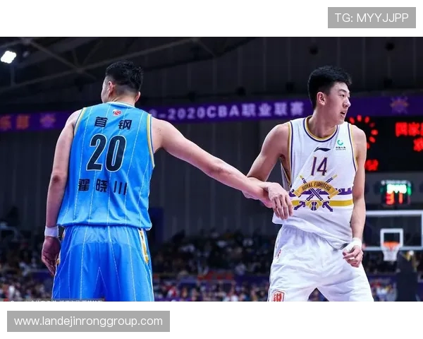 王少杰的成长之路：从普通少年到篮球场上的璀璨明星