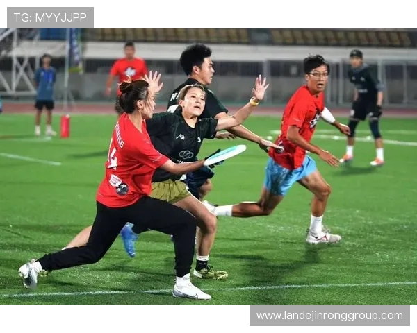 飞盘盛宴揭秘北京飞盘队的训练状态与竞技风采