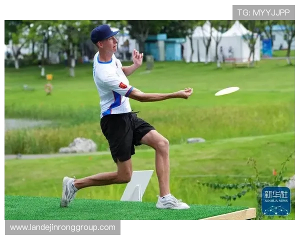 杭州飞盘队在全国飞盘状态排行榜中荣登第八名展现出强劲实力与团队精神